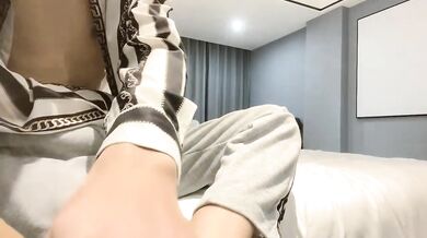 探花新片 瘦猴先生探花_兼职学生妹，深夜来访，小夥掐着脖子爆操，软玉温香颠鸾倒凤，值得一撸，强烈推荐